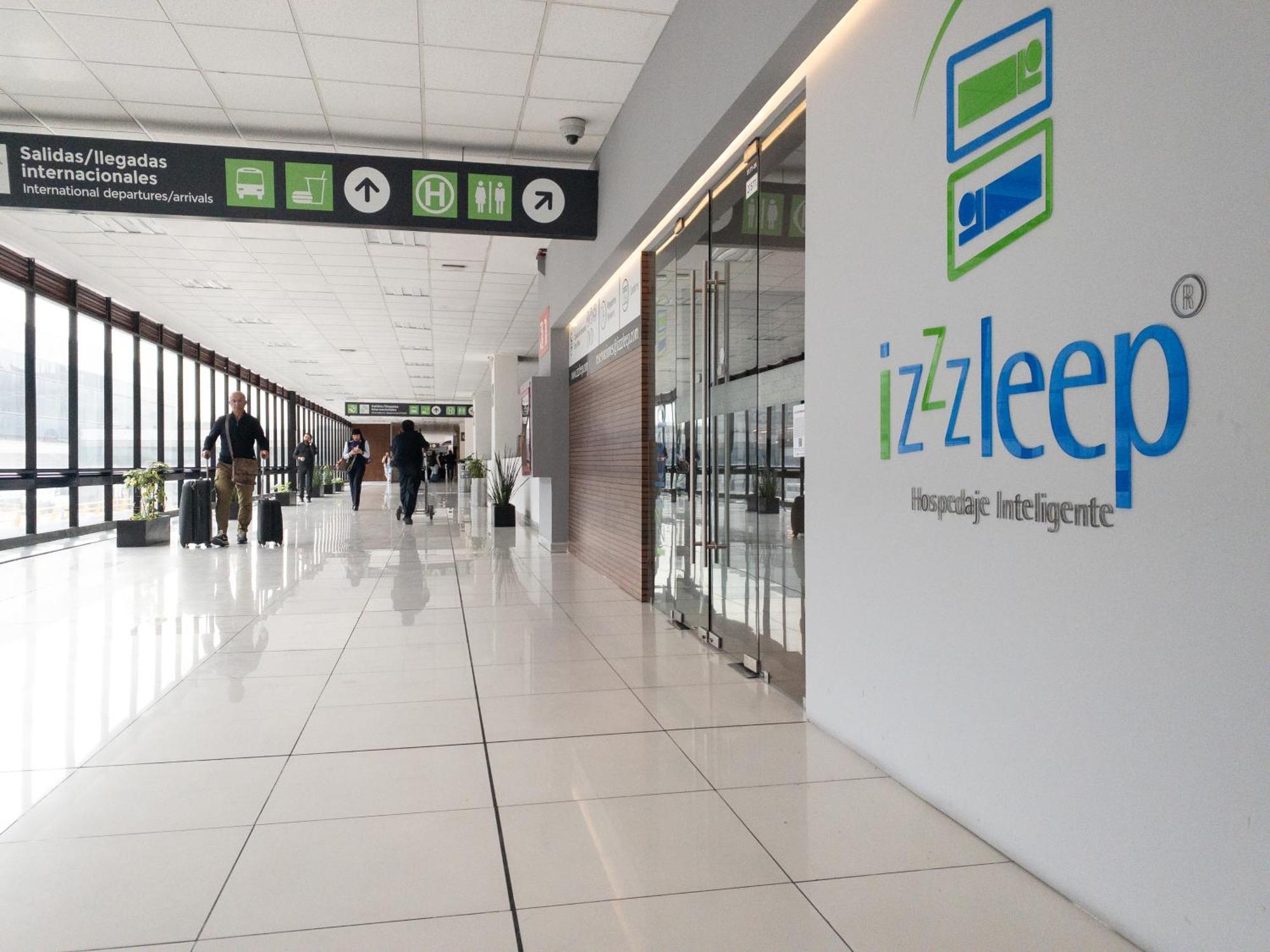 Отель Izzzleep Aeropuerto Terminal 1 Мехико Экстерьер фото